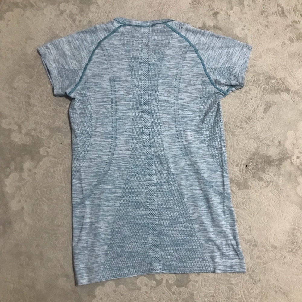 Lululemon top - Picture 2 of 7
